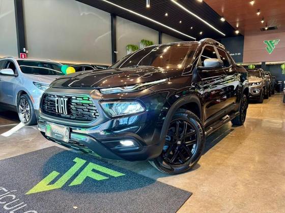 FIAT TORO 2.0 16V TURBO DIESEL ULTRA 4WD AT9 FIAT TORO 2.0 16V TURBO DIESEL ULTRA 4WD AT9